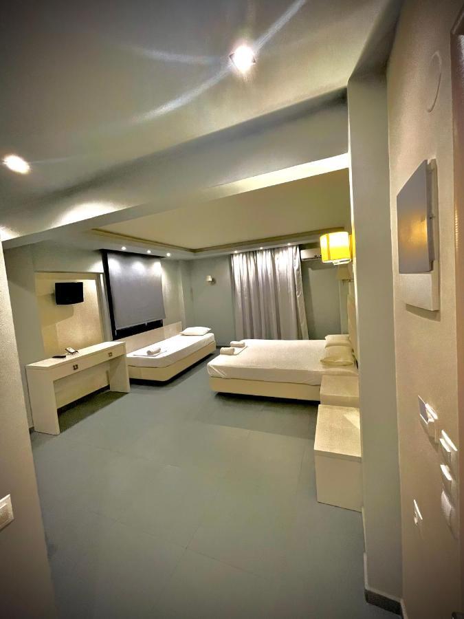 Blue Sea Boutique Apartments Olympiakí Aktí Ngoại thất bức ảnh